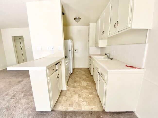 Photo - 3337 Mentone Ave Unit 4