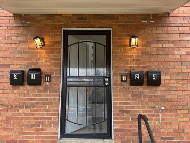 Photo - 1903 W Grand Ave Unit 4