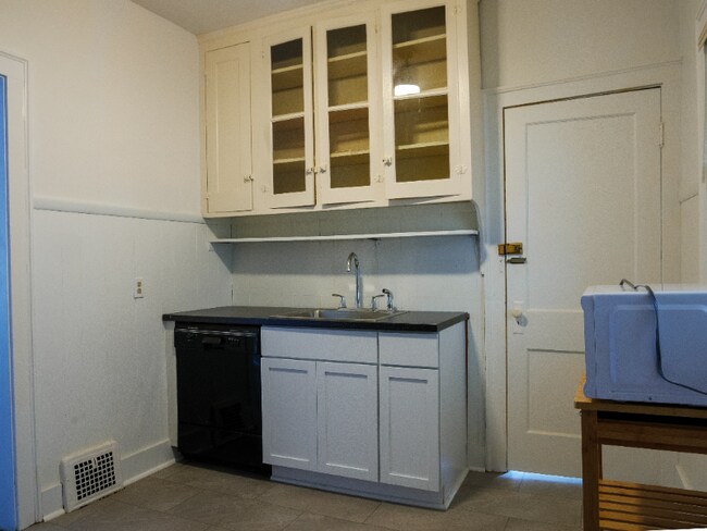 Photo - 2580 E 127th St Unidad 2580 E. 127th Street