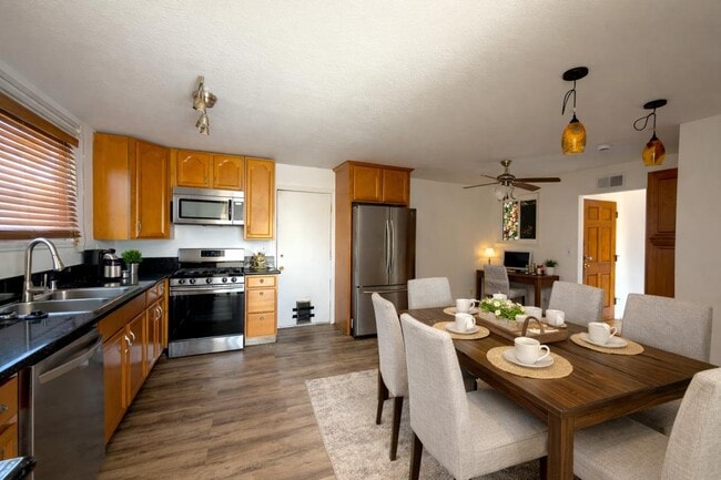 Photo - 7091 Eckstrom Ave