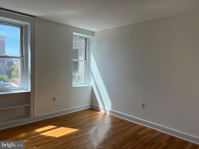 Photo - 1916 17th St NW Unidad 414