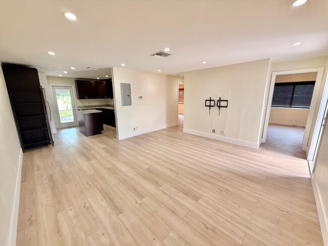 Photo - 1941 NE 51st Ct Unit B