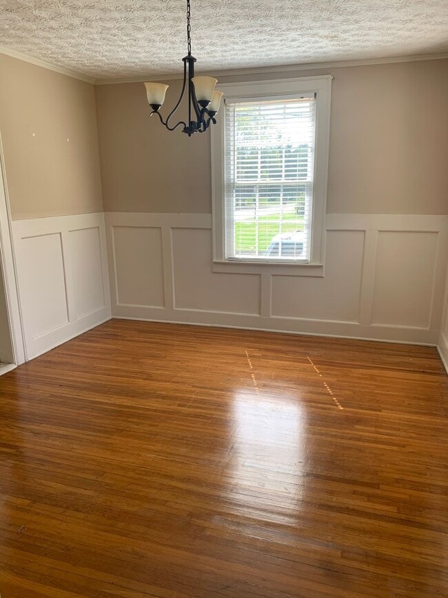 Photo - Beautiful Cloverdale Home