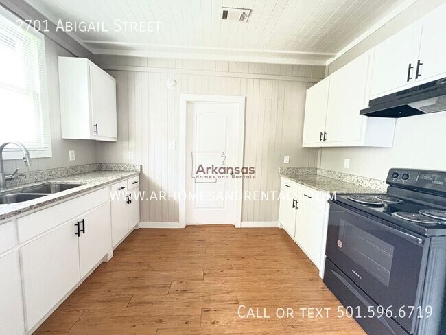 Photo - 2701 Abigail St