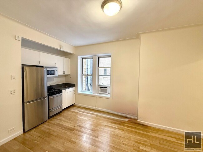 WEST 13 STREET - WEST 13 STREET Apartment Unit 6