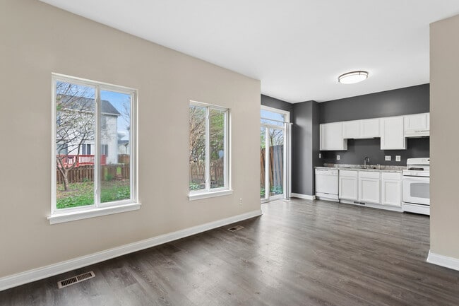 Photo - 21523 Franklin Cir