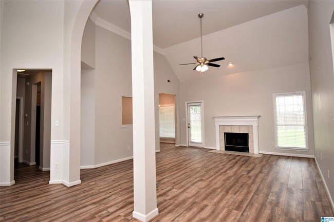 Photo - 404 Bentmoor Way