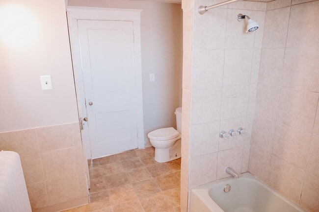 Photo - 2441 Templeton St