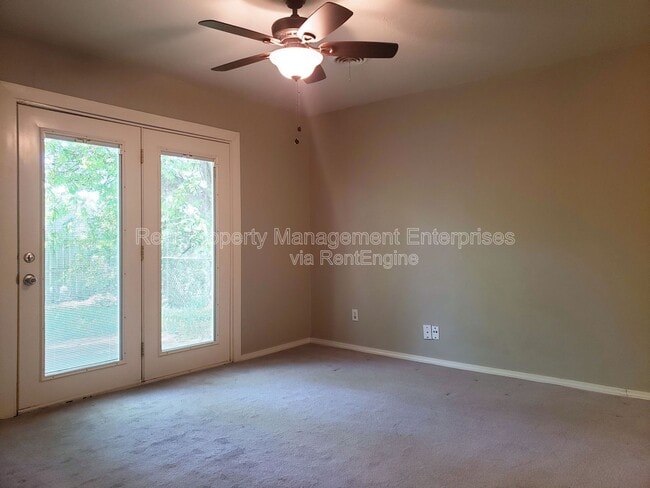 Photo - 989 Barkley Cir