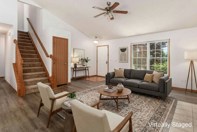 Building Photo - Incredible Updated 3BR Home in Lewis Center!