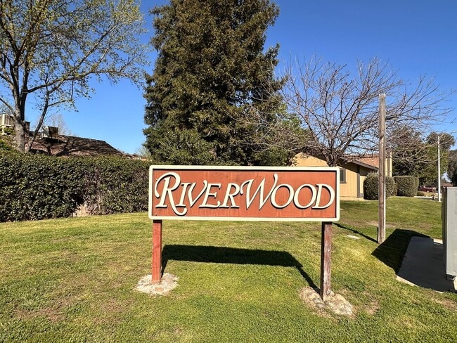 Building Photo - SE Visalia condo coming soon!