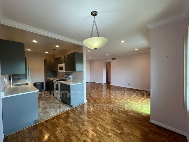 Photo - 5400 Newcastle Ave Unidad #43