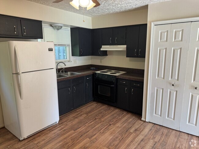 Building Photo - 4081 Airport Rd Rental