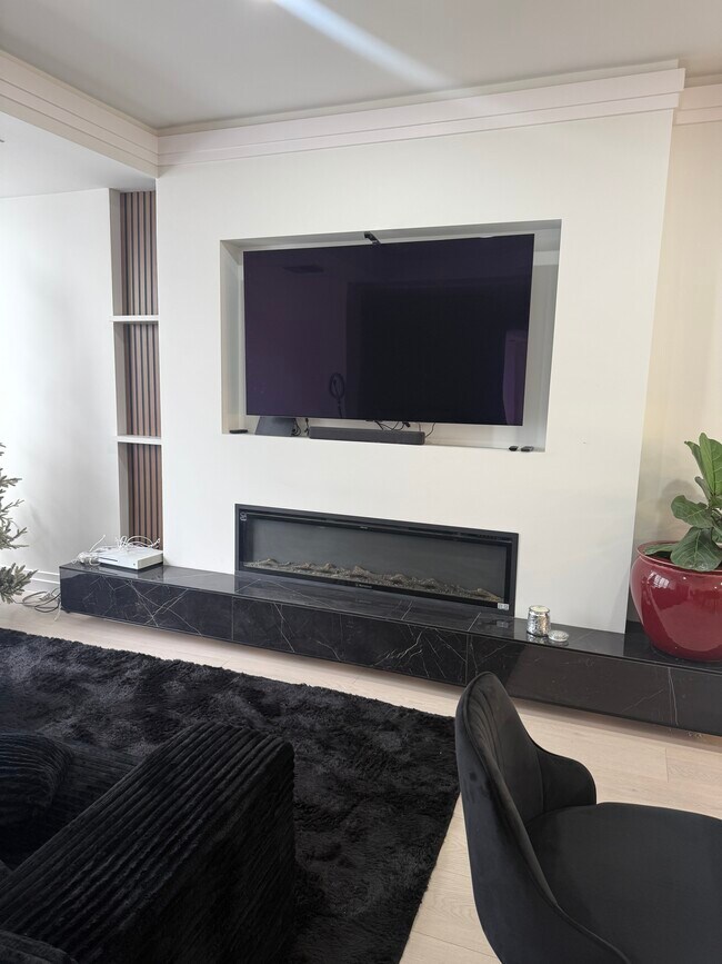 Photo - 145 15th St NE Unidad Luminara