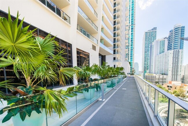 Photo - 1010 Brickell Ave