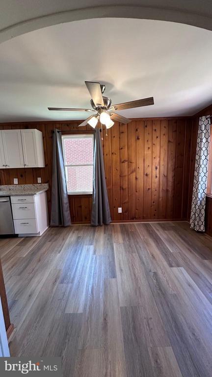 Photo - 312 Woodford St