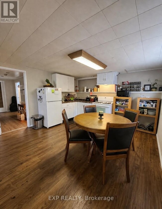 Photo - 898 Belvédère Ave