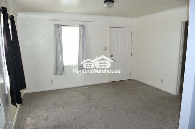 Photo - 2532 E Adams St