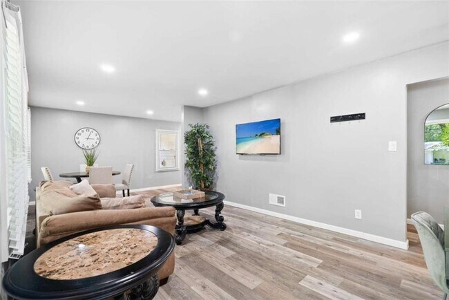 Photo - 2150 Meadowlane Dr SW Casa