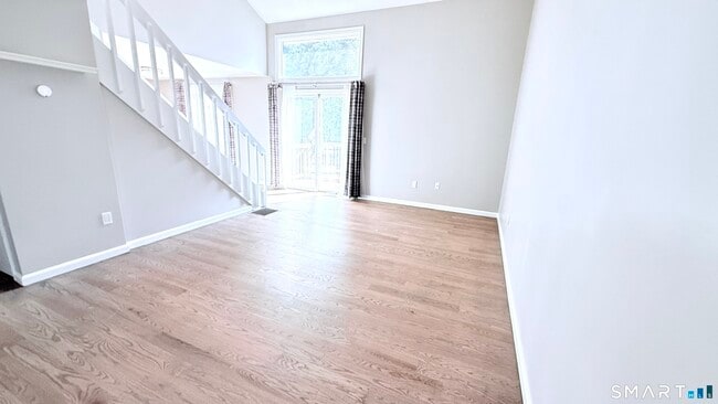 Photo - 16 Arthur Dr Unit 4