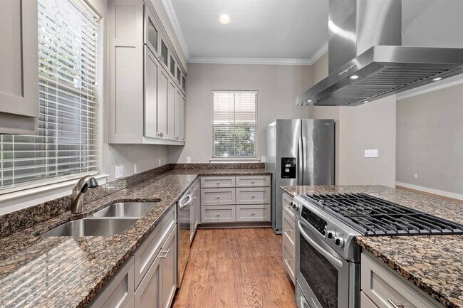 Photo - 2309 Longview St