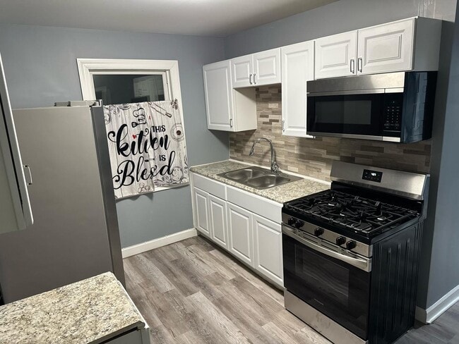 Photo - 12005 S La Salle St