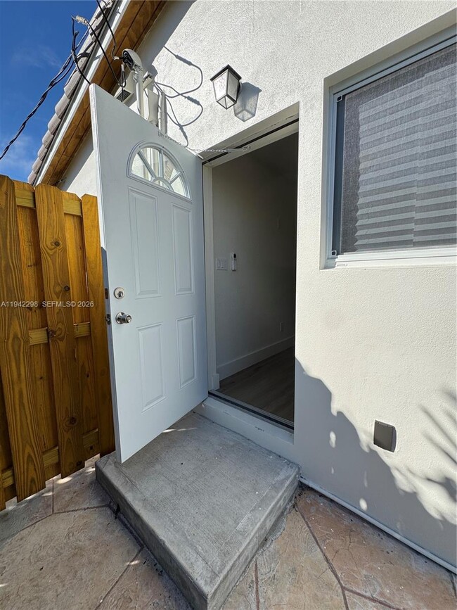 Photo - 1810 SW 93rd Ct