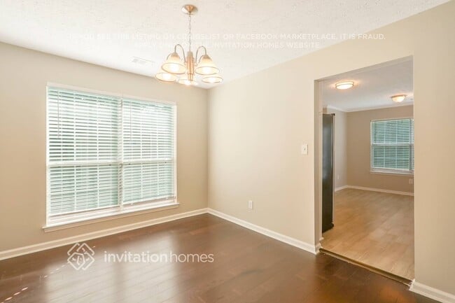 Photo - 195 River Trace Ct