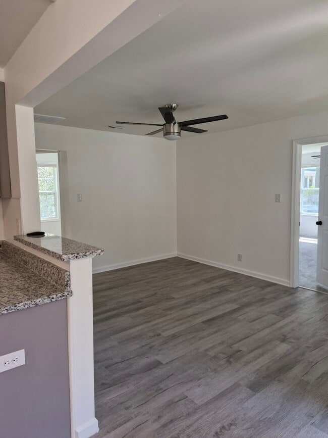 Living room - 405 Baptist Rd