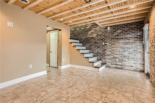 Photo - 109 Rondak Cir
