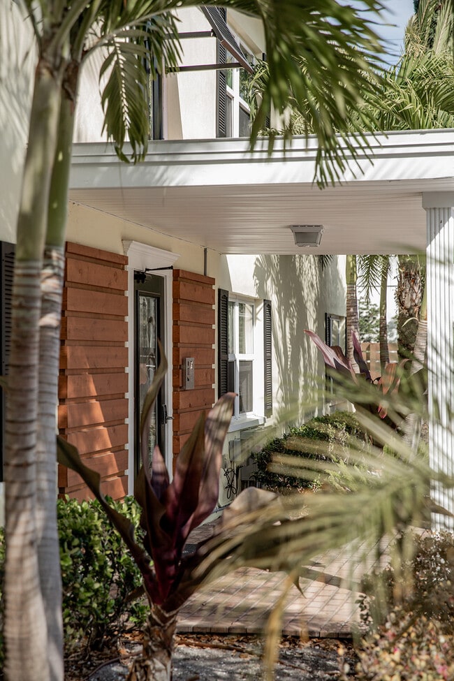 3001 W. Horatio