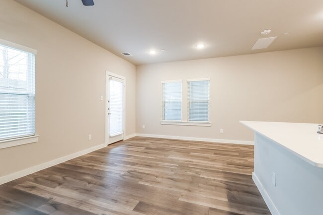 Photo - 381 N Centro Cir