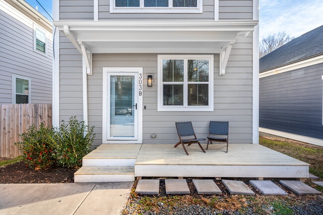 Photo - 303 Spruce St