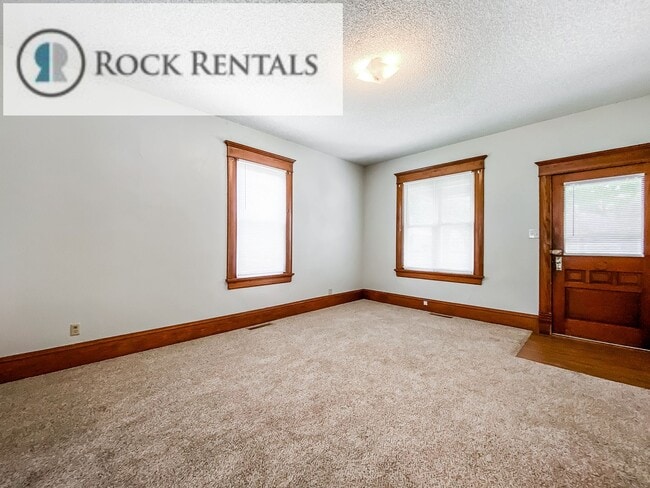 Photo - Large 4 Bed 2 Bath Home