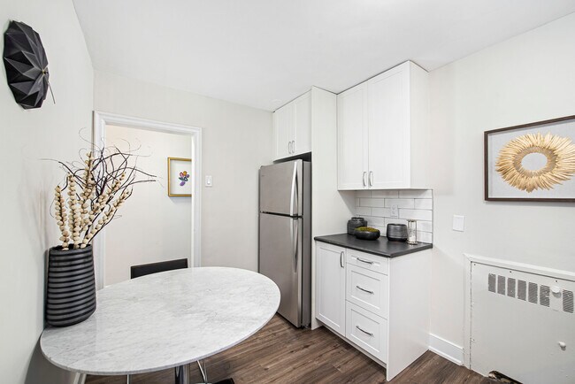 Photo - 113-123 Emerald St S