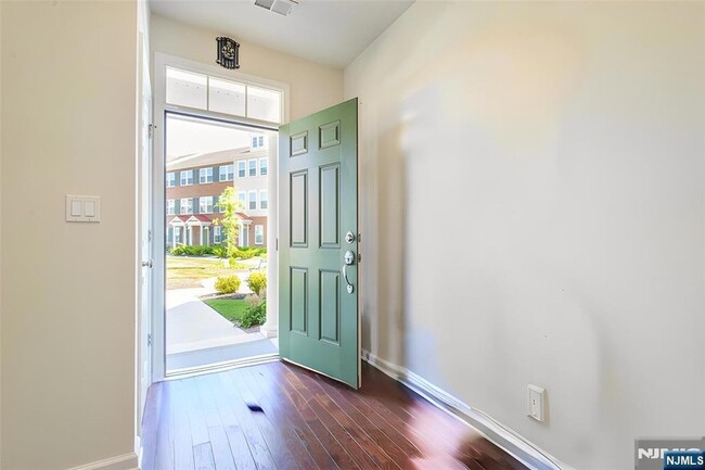 Photo - 9 Landmark Ln Unit 1003