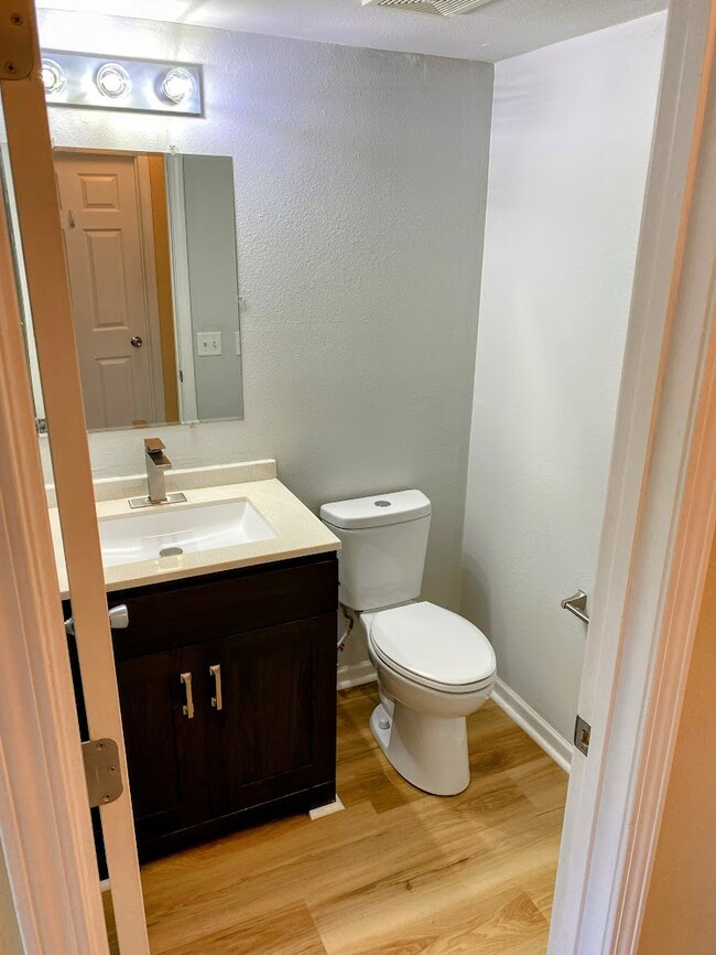 Photo - 1104 Fishlock Ave