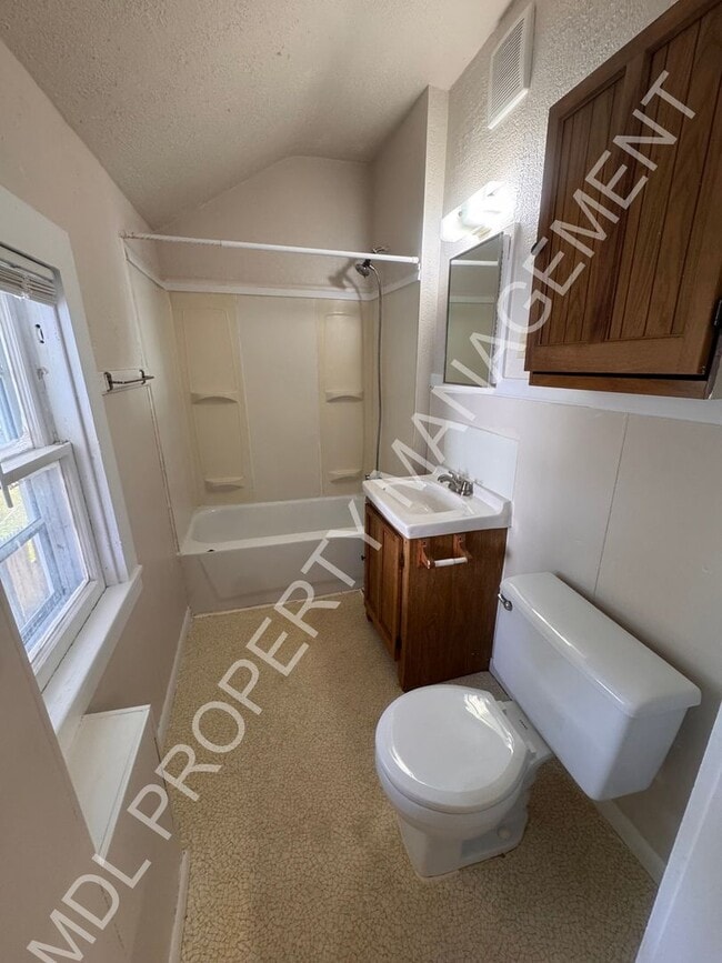Photo - 316 N Jackson St Unit #2