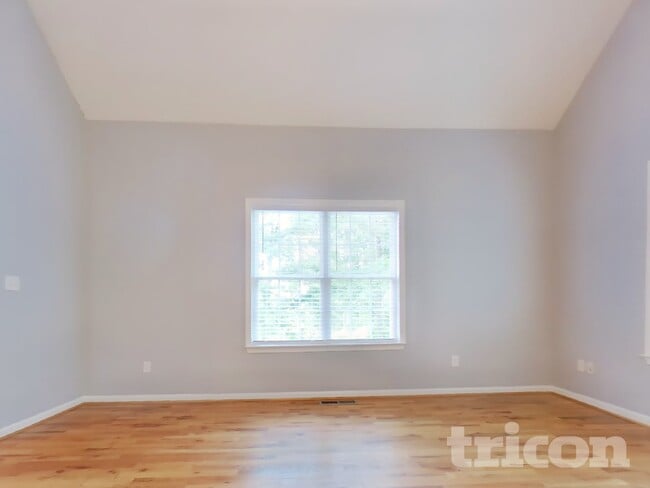 Photo - 3029 Lakeview Pkwy