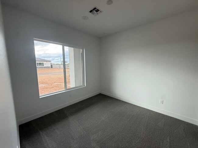 27315 N 153rd Dr Unidad Private Casita