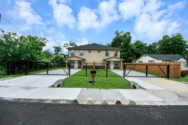 Photo - 2430 Dolly Wright St