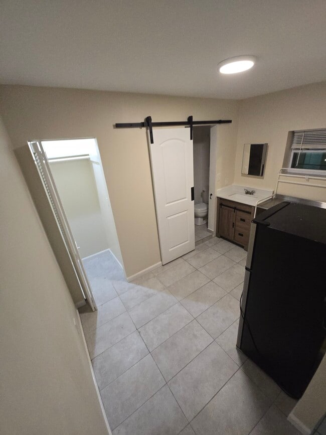 Photo - 3180 SW 6th St