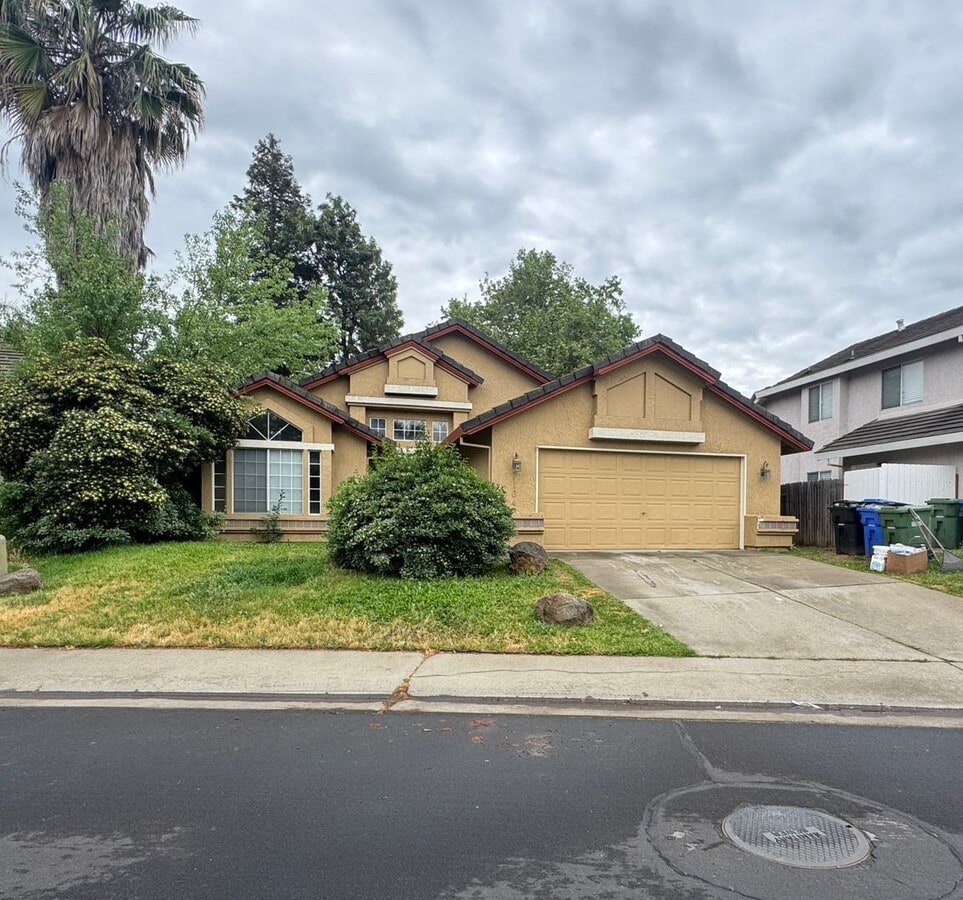 Lovely 3bd, 2ba Home in a Great Location! - Lovely 3bd, 2ba Home in a Great Location!