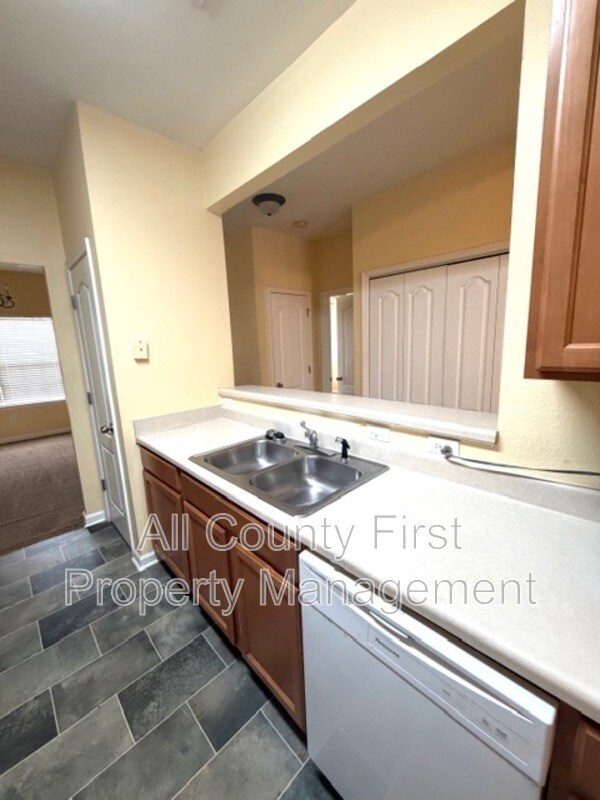 Photo - 1368 Rogers Trce