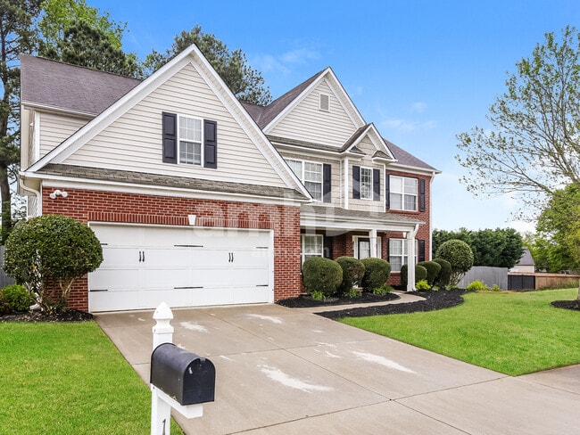 Photo - 101 Kirkshire Ln