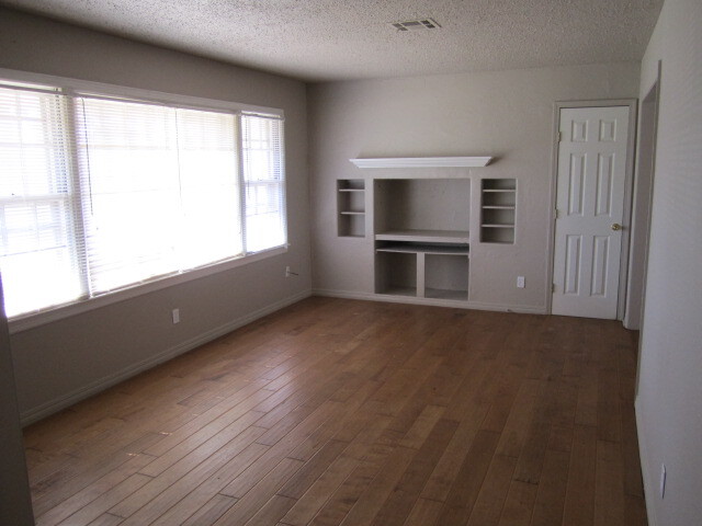 Photo - 2749 Cambridge Ct