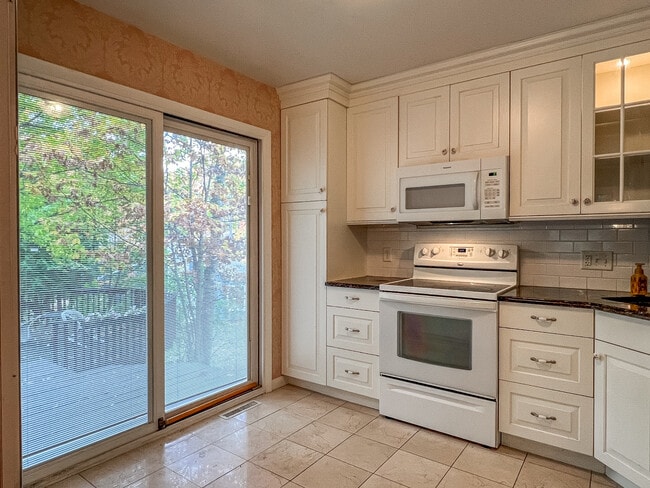 Photo - 102 Raymbault Dr