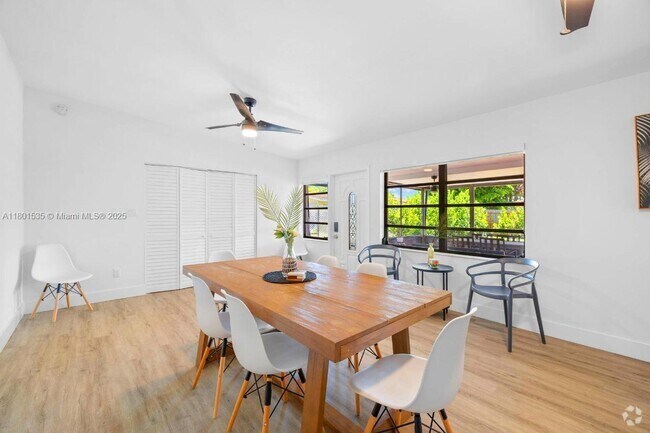Building Photo - 2788 SW 33rd Ct Unit A Rental