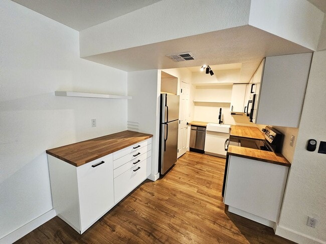 Photo - 2228 N 52nd St