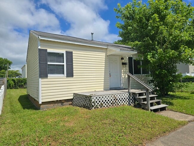 Building Photo - HOME IN HAMPTON FOR RENT!